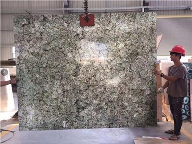 प्राकृतिक लैब्राडोराइट स्लैब