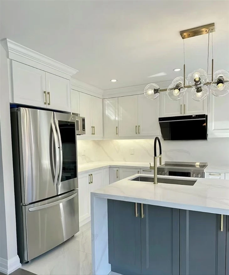 Calacatta Stream Quartz countertops