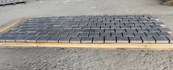 Basalt Mesh Backed Cobblestone Pavers