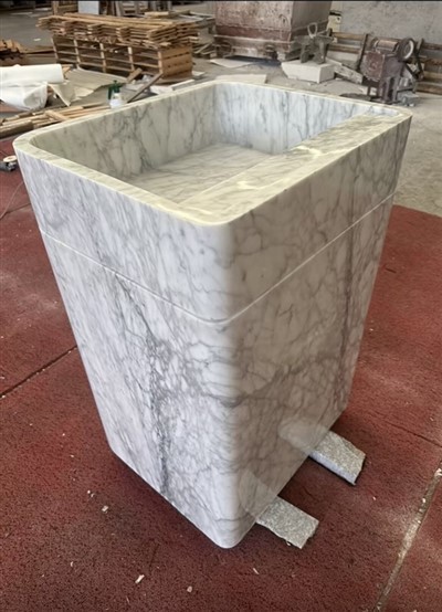 सफेद संगमरमर पेडस्टल सिंक